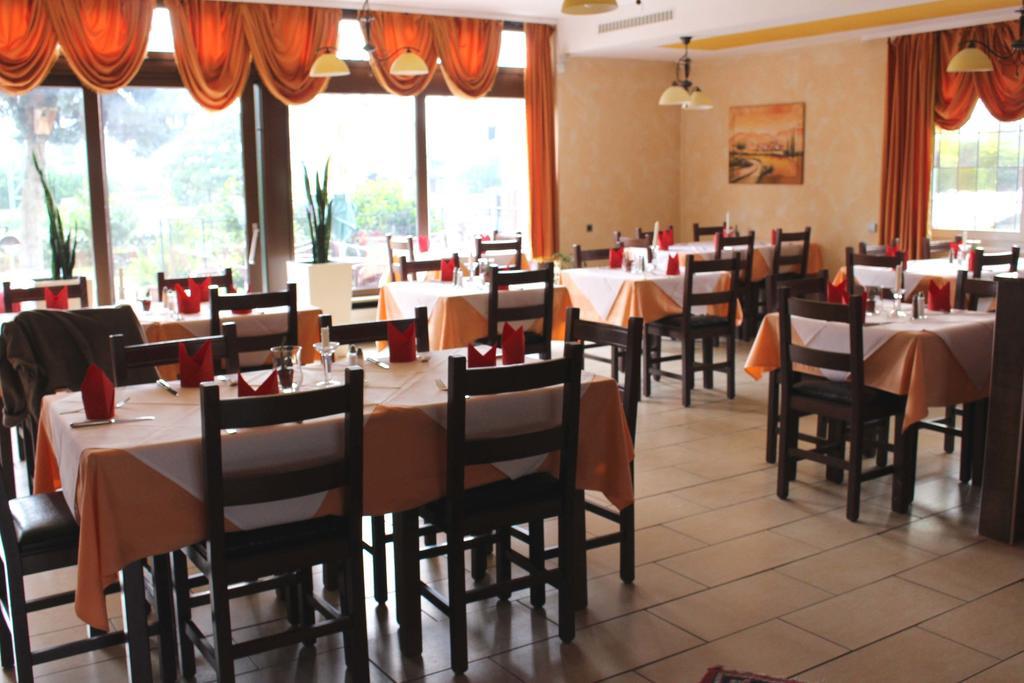 Legend Hotel Biebesheim am Rhein Luaran gambar