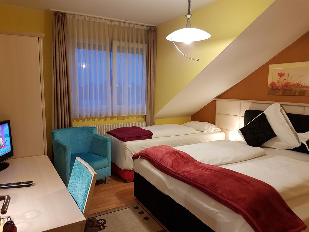 Legend Hotel Biebesheim am Rhein Luaran gambar