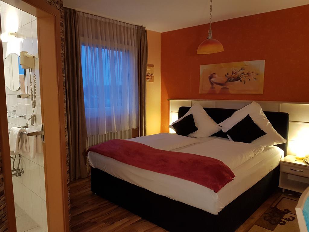 Legend Hotel Biebesheim am Rhein Luaran gambar